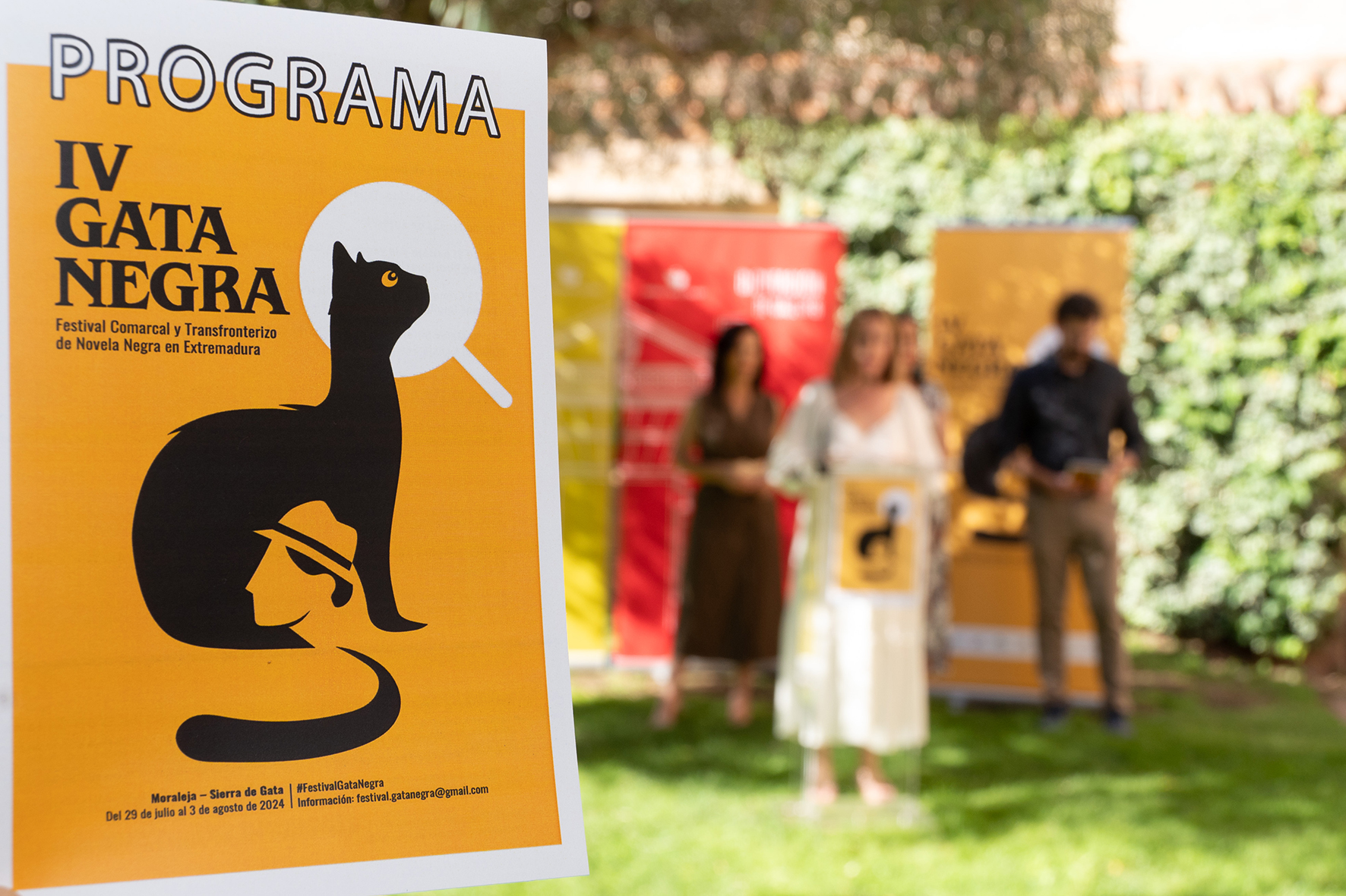 Lorenzo Silva, Cruz Morcillo y Eugenio Fuentes, entre los 50 autores y  autoras que participarán en la IV edición del Festival de Novela Negra “Gata  Negra” - Diputación de Cáceres